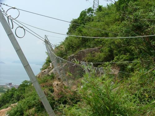 落石防護(hù)網(wǎng)防護(hù)系統(tǒng)的特殊性能 落石防護(hù)網(wǎng)防護(hù)系統(tǒng)的特殊性能