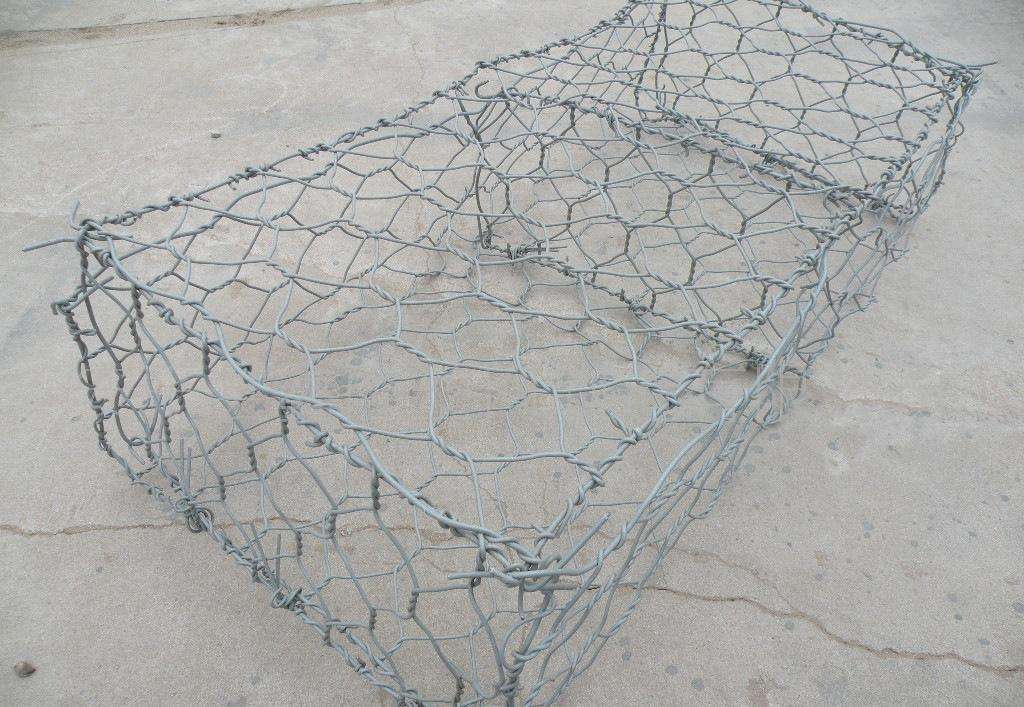 格賓網(wǎng)箱結(jié)構(gòu)的易組合及顏色的多樣性