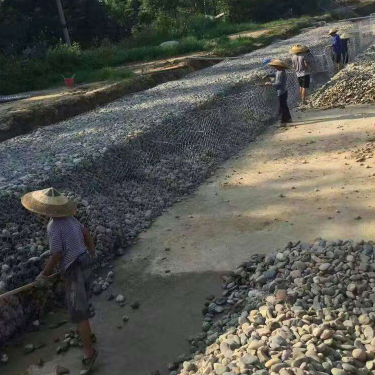 鉛絲石籠網(wǎng)施工前的準(zhǔn)備工作 鉛絲石籠網(wǎng)施工前的準(zhǔn)備工作