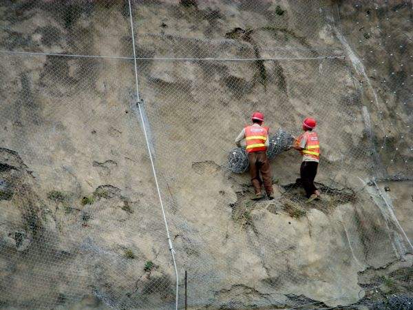 落石防護(hù)網(wǎng)使用的優(yōu)勢(shì)