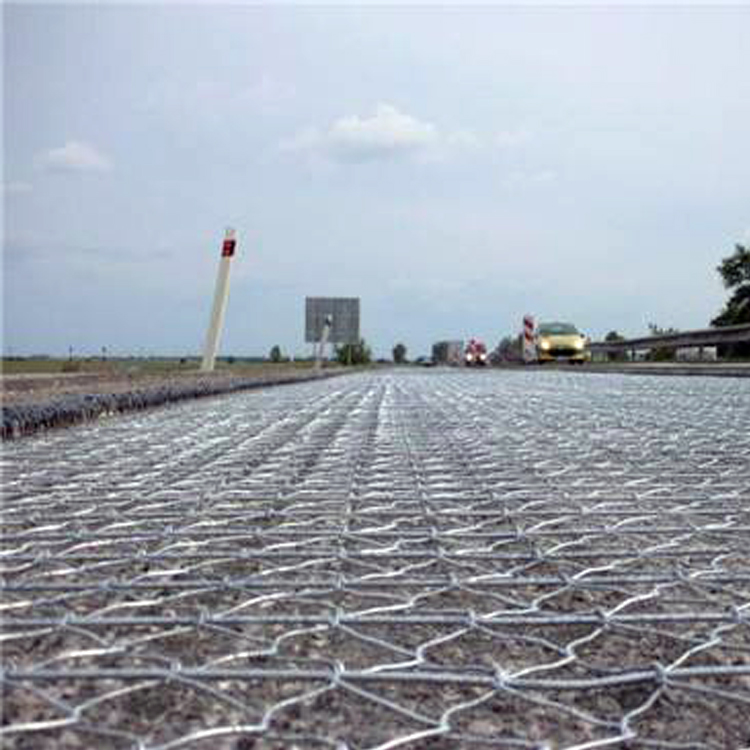 加筋石籠網(wǎng)的優(yōu)勢特點(diǎn)用途 加筋石籠網(wǎng)的優(yōu)勢特點(diǎn)用途