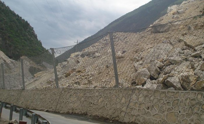 邊坡落石防護(hù)網(wǎng)在高速公路實(shí)際應(yīng)用中的作用 邊坡落石防護(hù)網(wǎng)在高速公路實(shí)際應(yīng)用中的作用