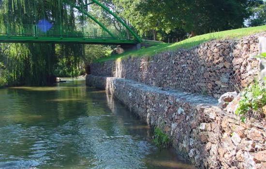 鉛絲石籠網(wǎng)的優(yōu)勢(shì)是如何體現(xiàn)出來(lái)的