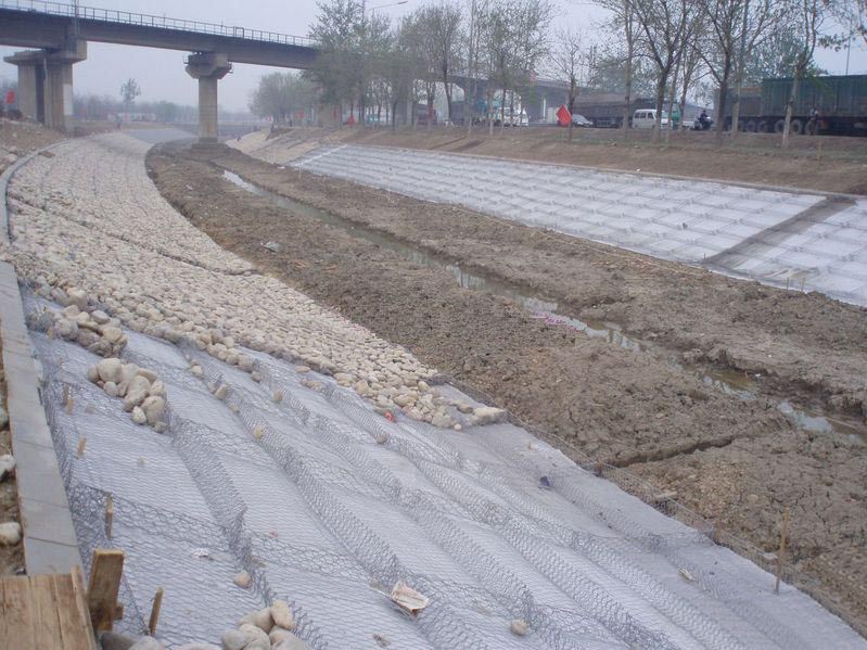 雷諾護墊護坡的施工技術要點 雷諾護墊護坡的施工技術要點