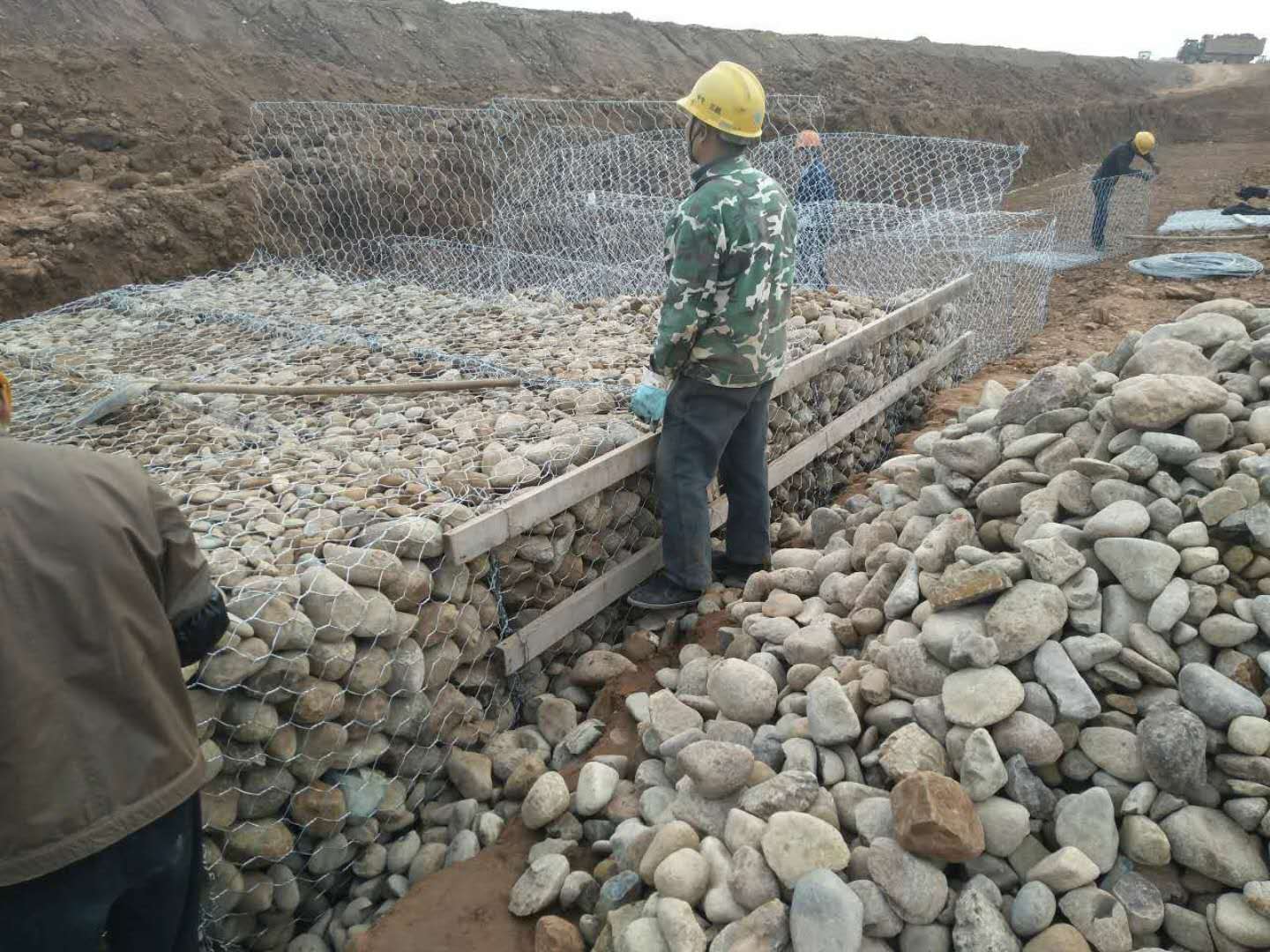 格賓網(wǎng)箱施工過程中需要注意哪些問題 格賓網(wǎng)箱施工過程中需要注意哪些問題